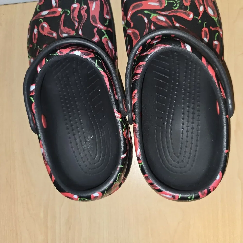 Crocs Bistro Clog Mens 8 Black Red Chili Pepper Slip Resistant Work Shoes Unisex